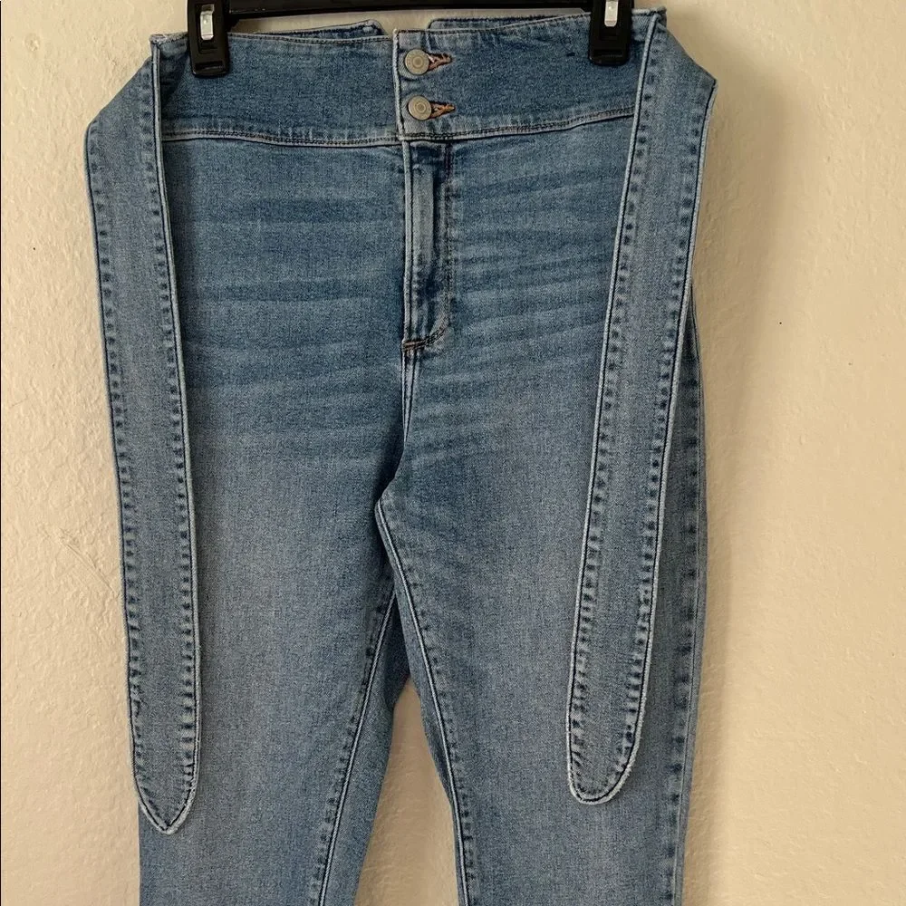 Abercrombie & Fitch  Ultra High-Rise Super Skinny Ankle Jeans in Size 6/ 28